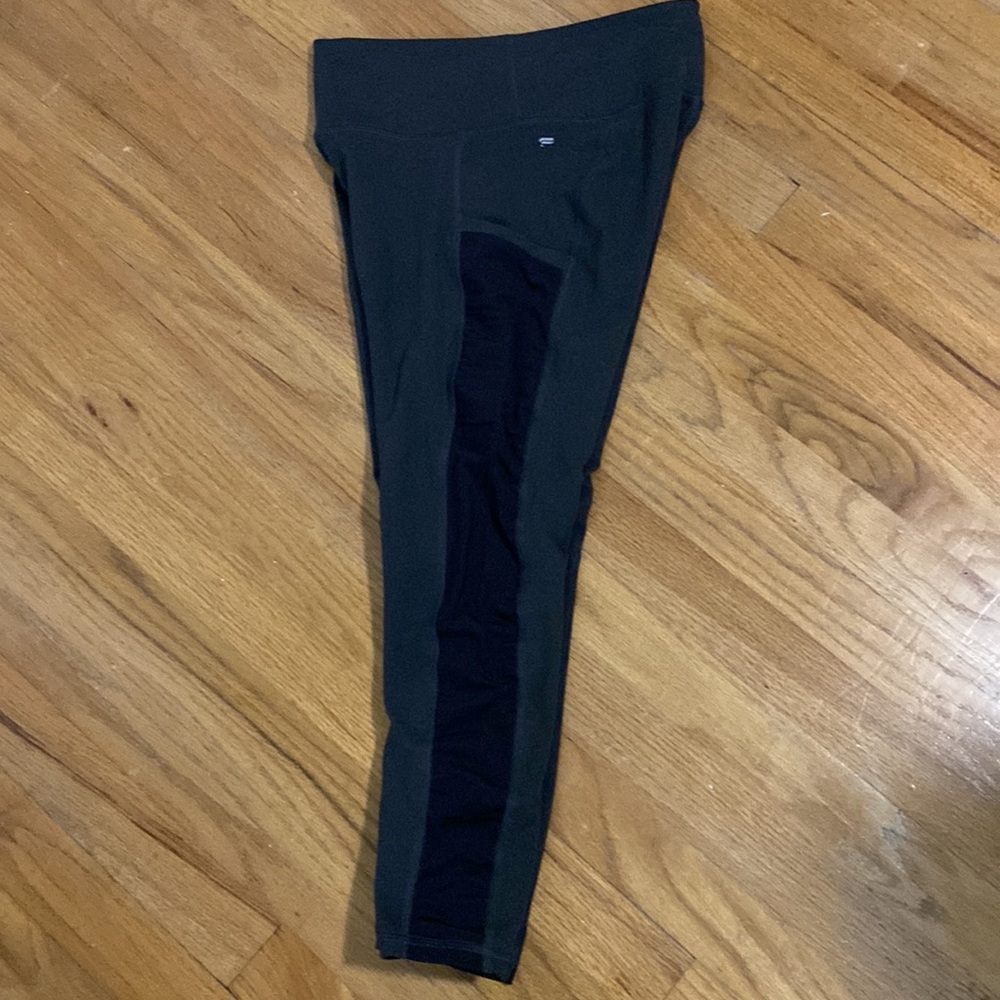 Fabletics Exercise Capris - Picture 2 of 7